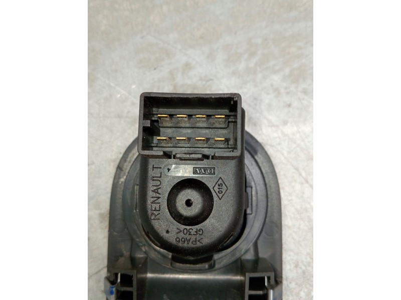 Recambio de mando elevalunas delantero izquierdo para renault espace iv (jk0/1_) 2.0 dci (jk02, jk03) referencia OEM IAM 8200857