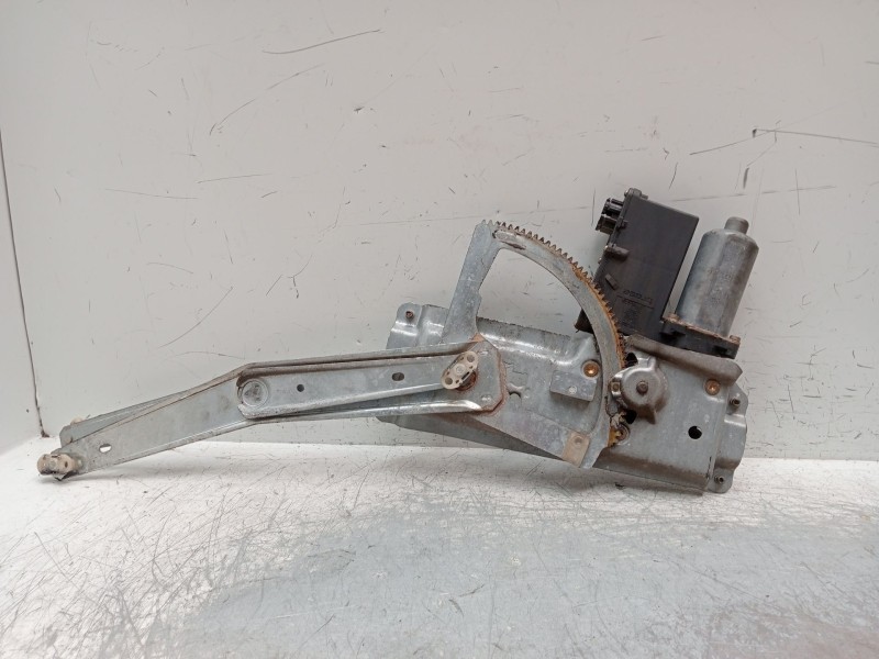 Recambio de elevalunas delantero izquierdo para opel vectra a hatchback (j89) 1.6 i cat (f68, m68) referencia OEM IAM 0130821620