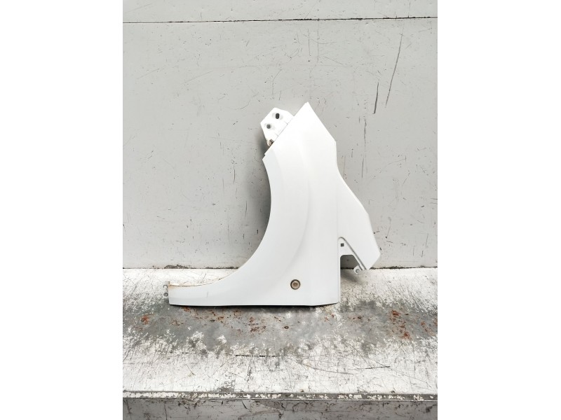 Recambio de aleta delantera izquierda para ford transit courier b460 monospace 1.5 tdci referencia OEM IAM   