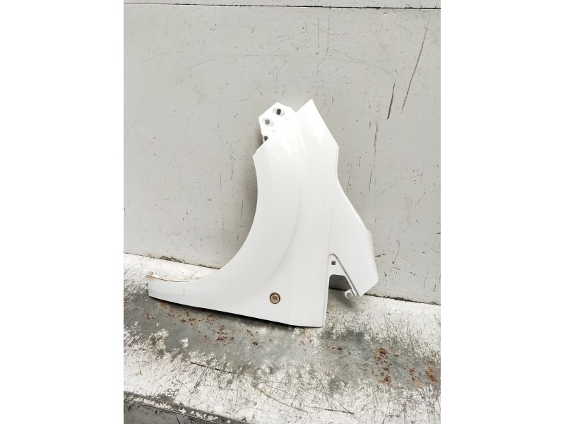 Recambio de aleta delantera izquierda para ford transit courier b460 monospace 1.5 tdci referencia OEM IAM   