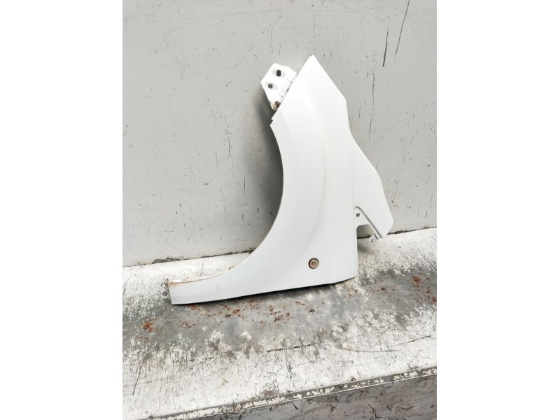 Recambio de aleta delantera izquierda para ford transit courier b460 monospace 1.5 tdci referencia OEM IAM   