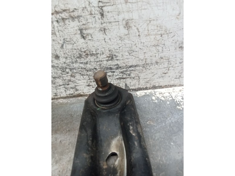 Recambio de brazo suspension inferior delantero izquierdo para ford transit courier b460 monospace 1.5 tdci referencia OEM IAM  