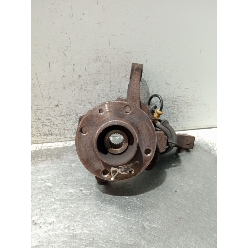 Recambio de mangueta delantera derecha para renault clio ii (bb_, cb_) 1.5 dci (b/cb08) referencia OEM IAM   