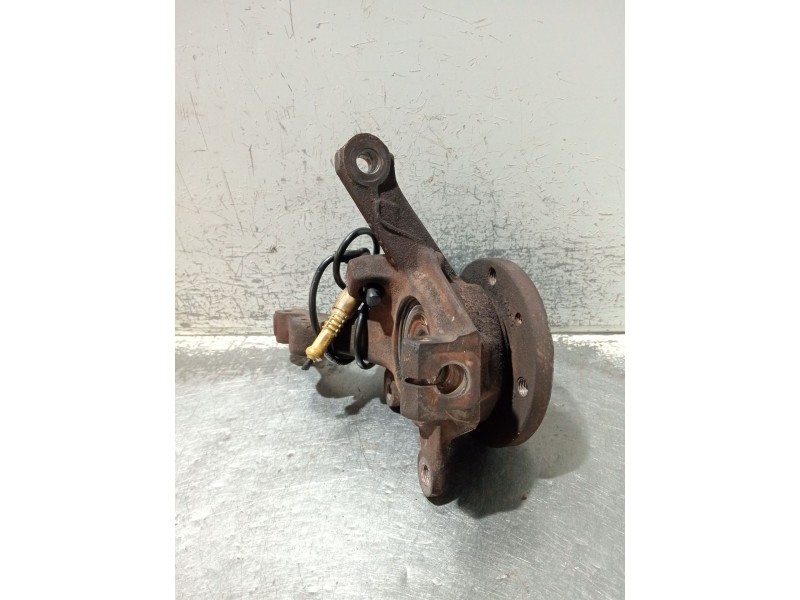 Recambio de mangueta delantera derecha para renault clio ii (bb_, cb_) 1.5 dci (b/cb08) referencia OEM IAM   