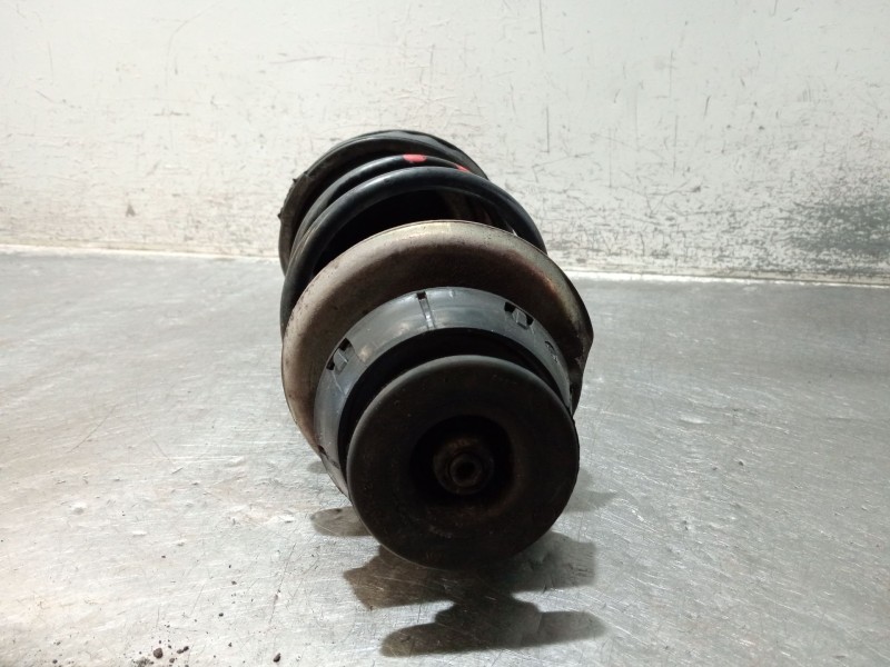 Recambio de amortiguador delantero derecho para renault clio ii (bb_, cb_) 1.5 dci (b/cb08) referencia OEM IAM 7700428438D  