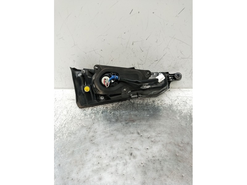 Recambio de piloto trasero derecho interior para lexus nx (_z1_) 300h awd (ayz15) referencia OEM IAM A046040  