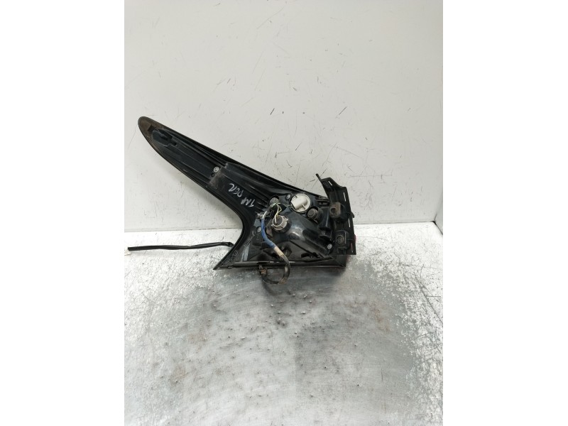 Recambio de piloto trasero derecho para lexus nx (_z1_) 300h awd (ayz15) referencia OEM IAM A046040  