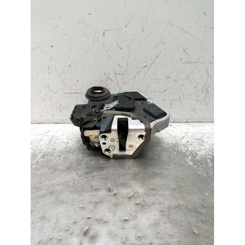 Recambio de motor cierre centralizado trasero derecho para lexus nx (_z1_) 300h awd (ayz15) referencia OEM IAM A046693 5P 3G1307