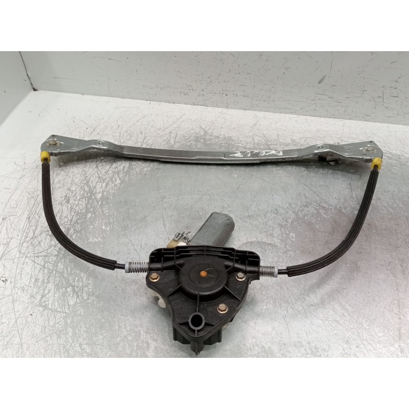 Recambio de elevalunas delantero izquierdo para renault clio ii (bb_, cb_) 1.5 dci (b/cb08) referencia OEM IAM 0130822020  