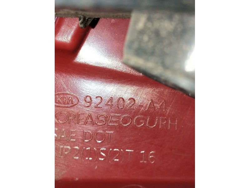 Recambio de piloto trasero derecho para kia carens ( ) referencia OEM IAM 92402A4  