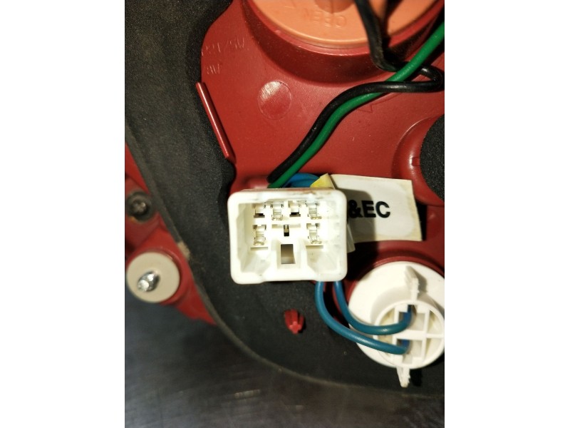 Recambio de piloto trasero izquierdo interior para kia carens ( ) referencia OEM IAM 92403A4  