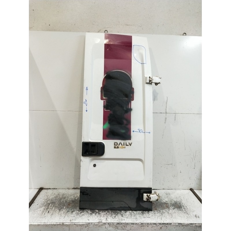 Recambio de puerta trasera derecha para iveco daily v furgoneta 29s13, 29l13, 35c13, 35s13, 40c13, 40s13 referencia OEM IAM   