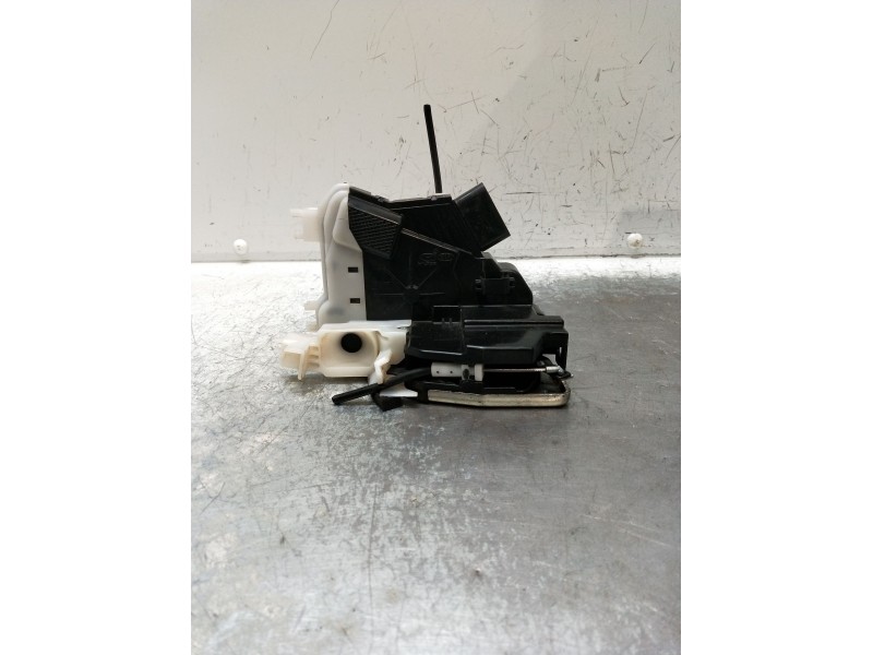 Recambio de motor cierre centralizado delantero derecho para kia carens ( ) referencia OEM IAM 81320A4010 5P 