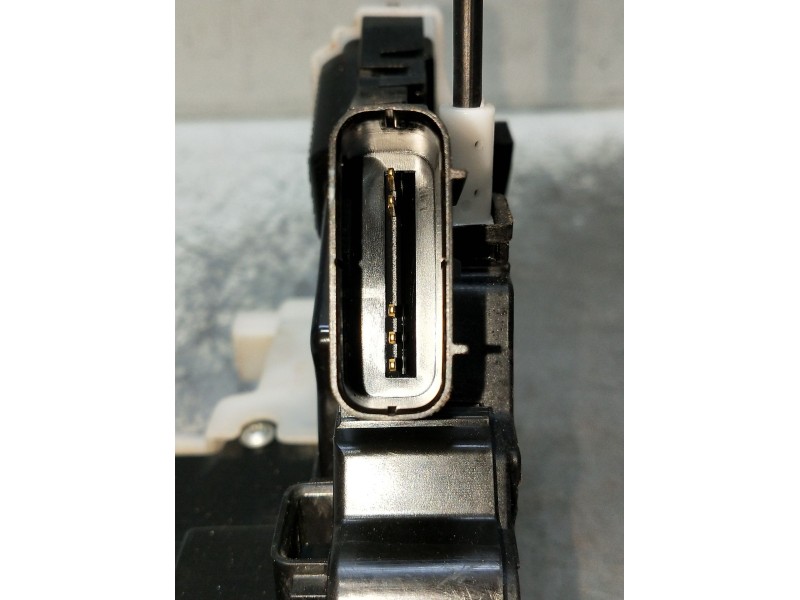 Recambio de motor cierre centralizado delantero derecho para kia carens ( ) referencia OEM IAM 81320A4010 5P 