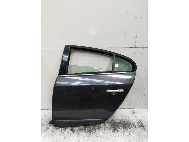 Recambio de puerta trasera izquierda para renault fluence expression referencia OEM IAM   
