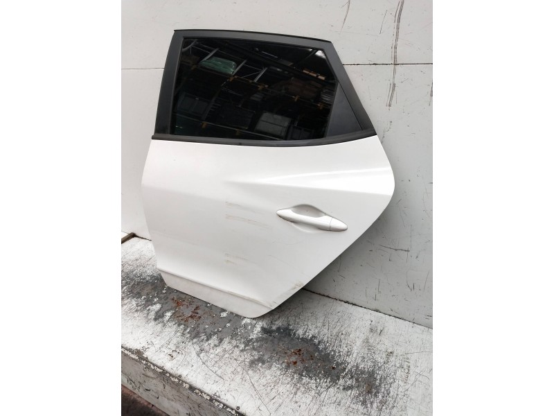 Recambio de puerta trasera izquierda para hyundai ix35 referencia OEM IAM  VER FOTOS 5P PUERTA RALLADA
