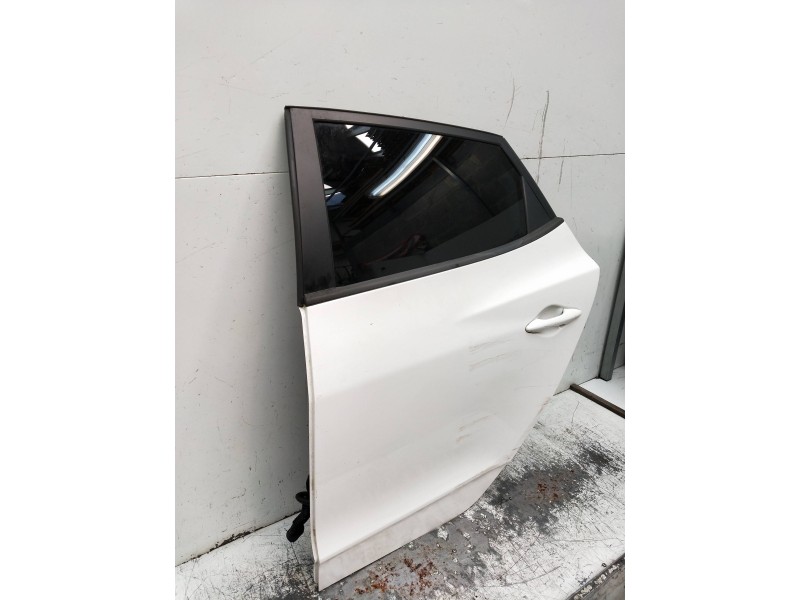 Recambio de puerta trasera izquierda para hyundai ix35 referencia OEM IAM  VER FOTOS 5P PUERTA RALLADA