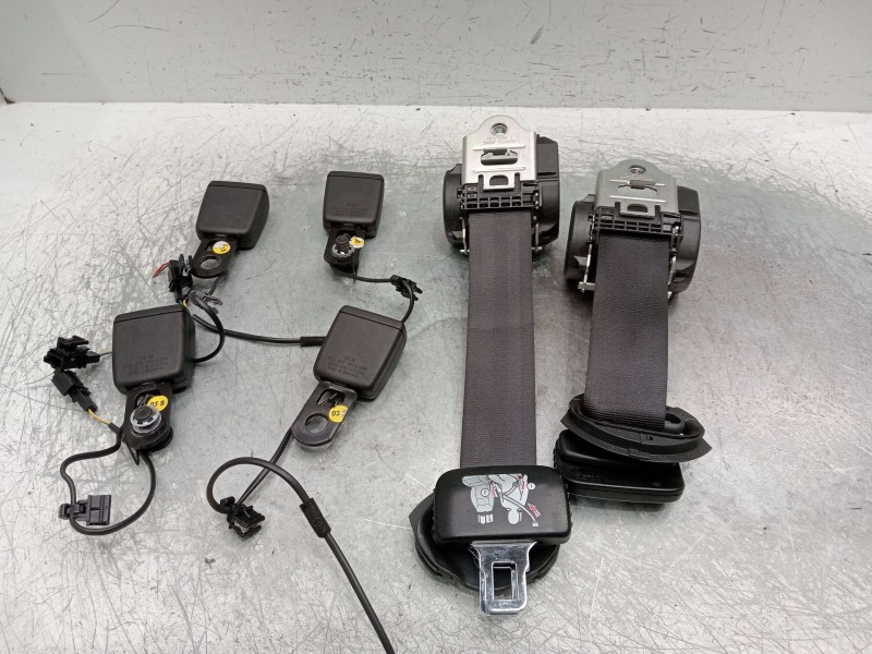 Recambio de juego cinturones trasero para volkswagen touran (5t1) 1.6 tdi referencia OEM IAM  TERCERA FILA 5P