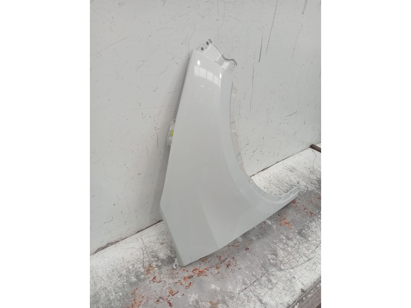 Recambio de aleta delantera derecha para toyota c-hr (_x1_) 2.0 hybrid (maxh10) referencia OEM IAM   