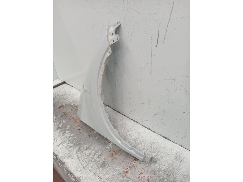 Recambio de aleta delantera derecha para toyota c-hr (_x1_) 2.0 hybrid (maxh10) referencia OEM IAM   