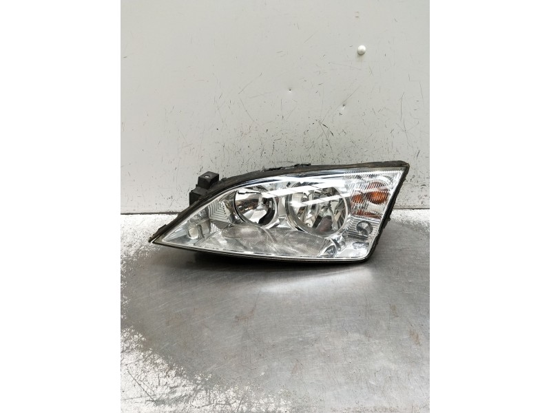 Recambio de faro izquierdo para ford mondeo iii (b5y) 2.0 tdci referencia OEM IAM 0301174205  