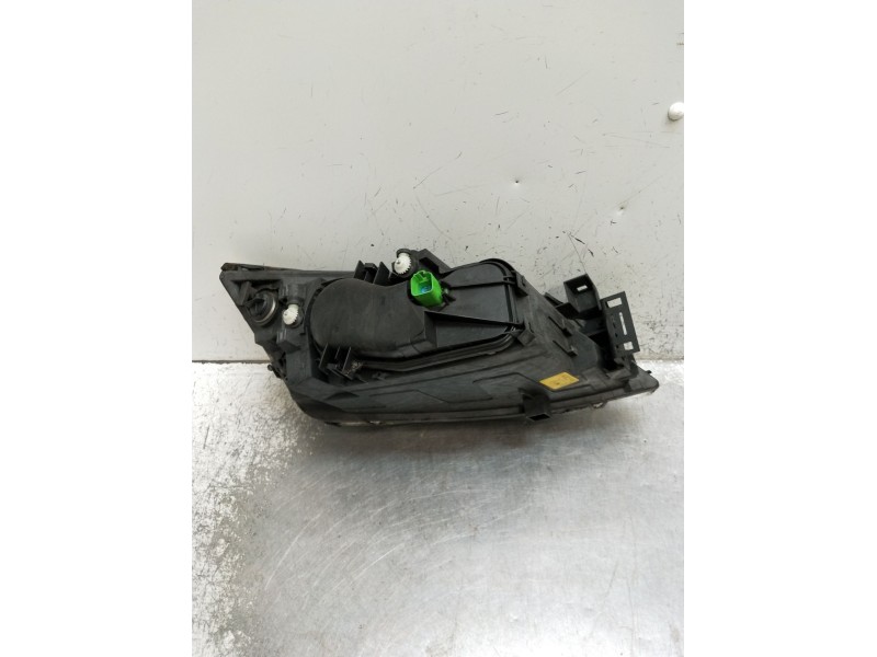 Recambio de faro izquierdo para ford mondeo iii (b5y) 2.0 tdci referencia OEM IAM 0301174205  