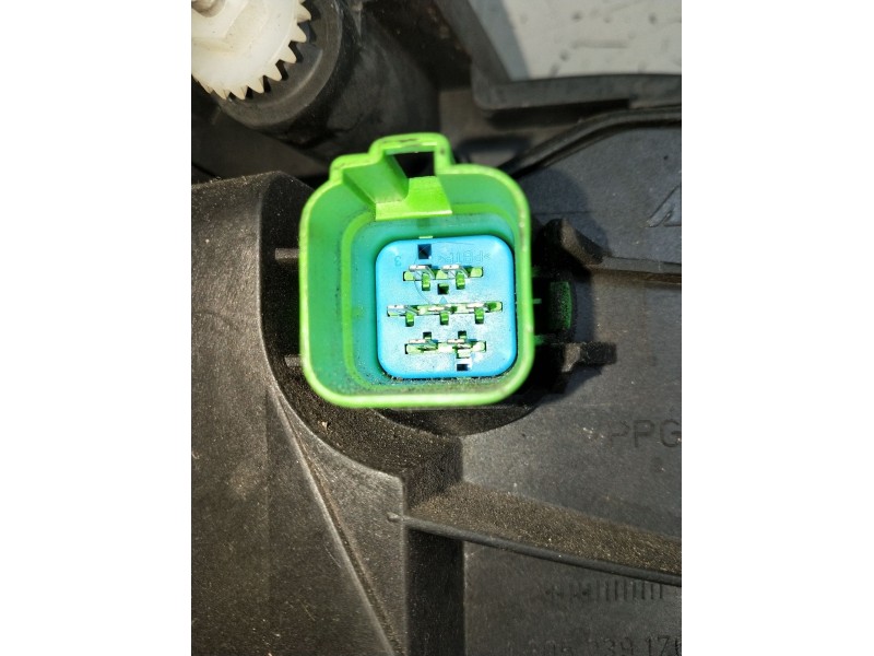 Recambio de faro izquierdo para ford mondeo iii (b5y) 2.0 tdci referencia OEM IAM 0301174205  