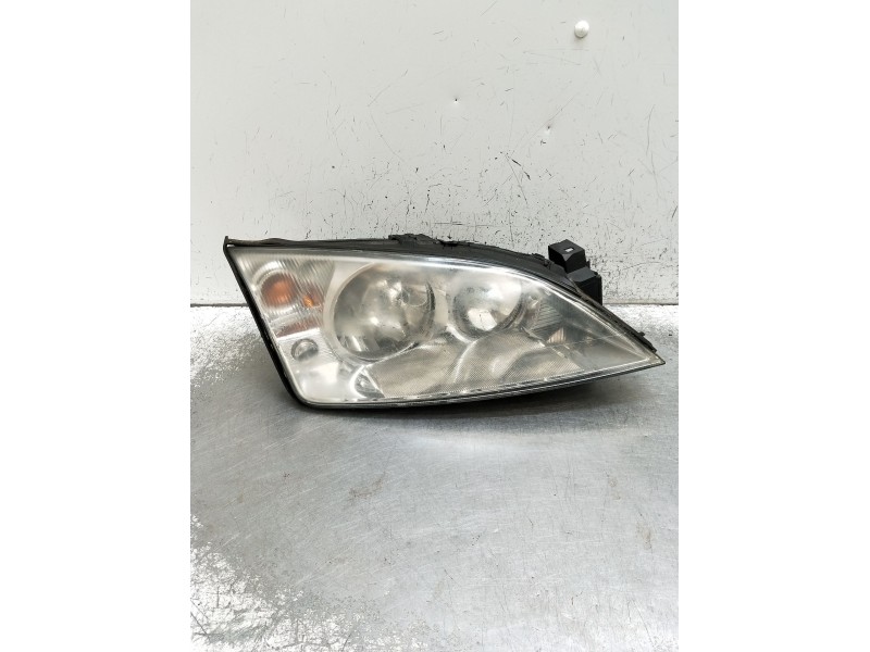 Recambio de faro derecho para ford mondeo iii (b5y) 2.0 tdci referencia OEM IAM 0301174204  