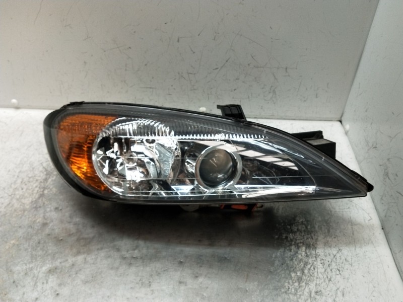 Recambio de faro derecho para nissan primera hatchback (p11) 1.8 16v referencia OEM IAM 89006449 260109F611 xenon