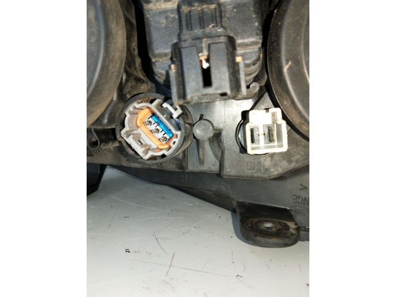 Recambio de faro izquierdo para nissan primera hatchback (p11) 1.8 16v referencia OEM IAM 89005899 260609F611 xenon