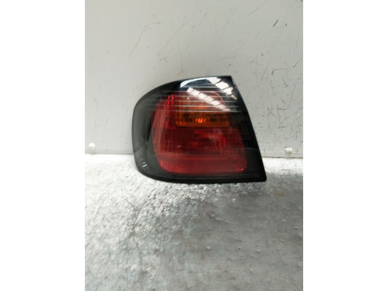 Recambio de piloto trasero izquierdo para nissan primera hatchback (p11) 1.8 16v referencia OEM IAM 89026085 265559F605 