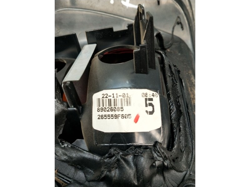 Recambio de piloto trasero izquierdo para nissan primera hatchback (p11) 1.8 16v referencia OEM IAM 89026085 265559F605 