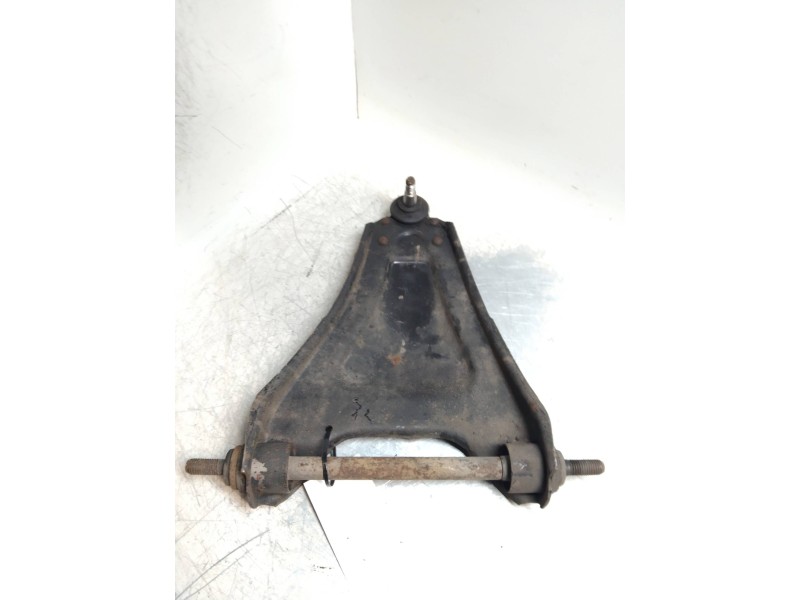 Recambio de brazo suspension inferior delantero izquierdo para renault 18 gtl referencia OEM IAM   
