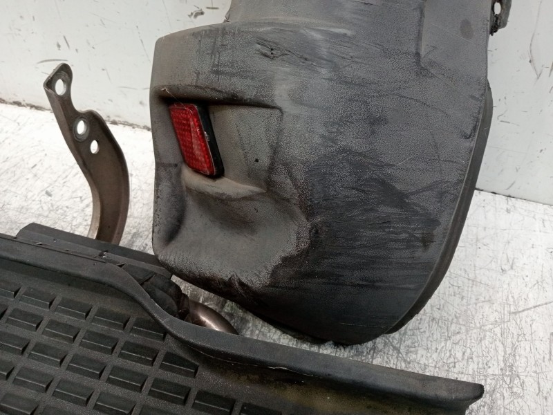 Recambio de paragolpes trasero para iveco daily v furgoneta 29s13, 29l13, 35c13, 35s13, 40c13, 40s13 referencia OEM IAM   