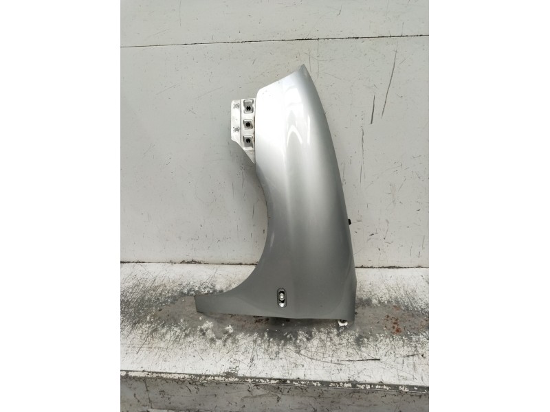 Recambio de aleta delantera izquierda para seat cordoba (6l2) 1.4 16v referencia OEM IAM   