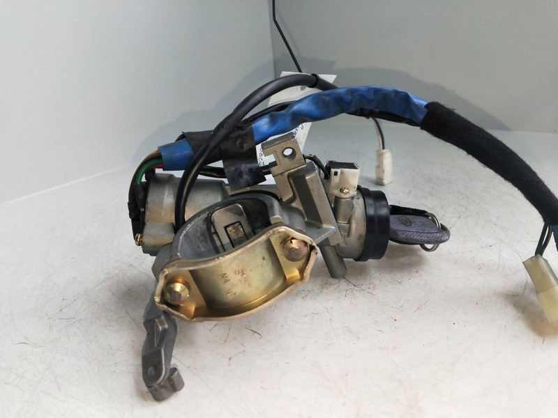 Recambio de conmutador de arranque para kia carnival ii 2.9 crdi lx referencia OEM IAM 47361B  