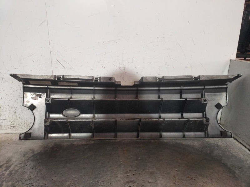 Recambio de rejilla delantera para land rover discovery v6 td s referencia OEM IAM   