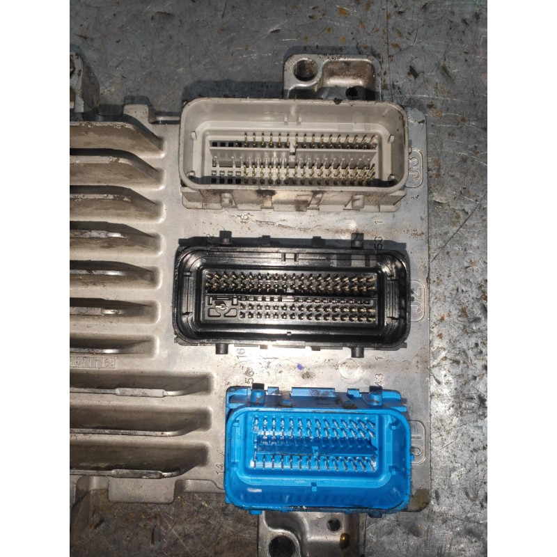 Recambio de centralita motor uce para opel corsa e design line referencia OEM IAM 12695605 12692201 