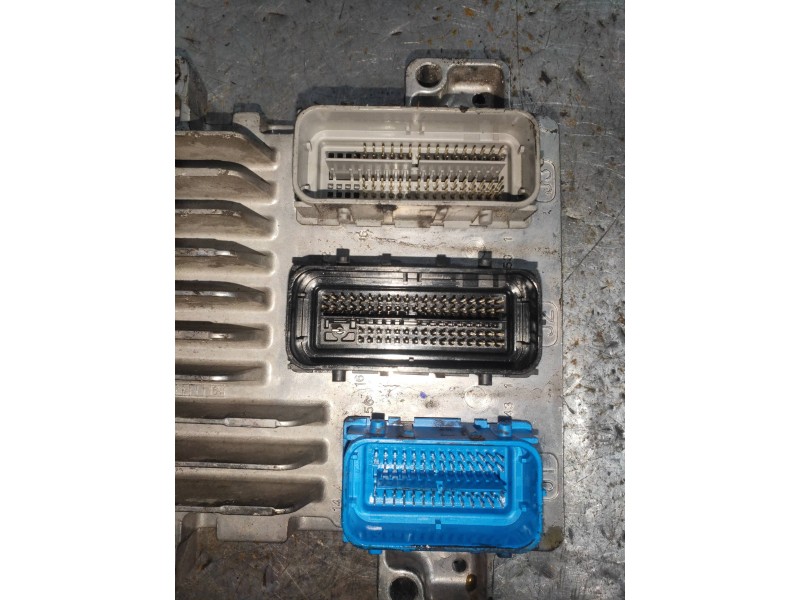 Recambio de centralita motor uce para opel corsa e design line referencia OEM IAM 12695605 12692201 