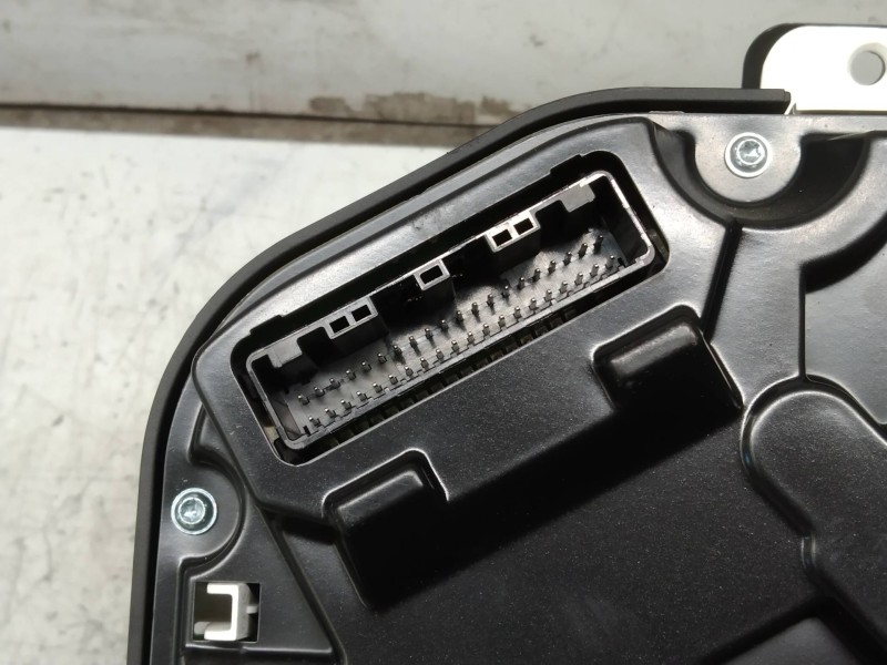 Recambio de cuadro instrumentos para toyota auris luna referencia OEM IAM 838000Z500  