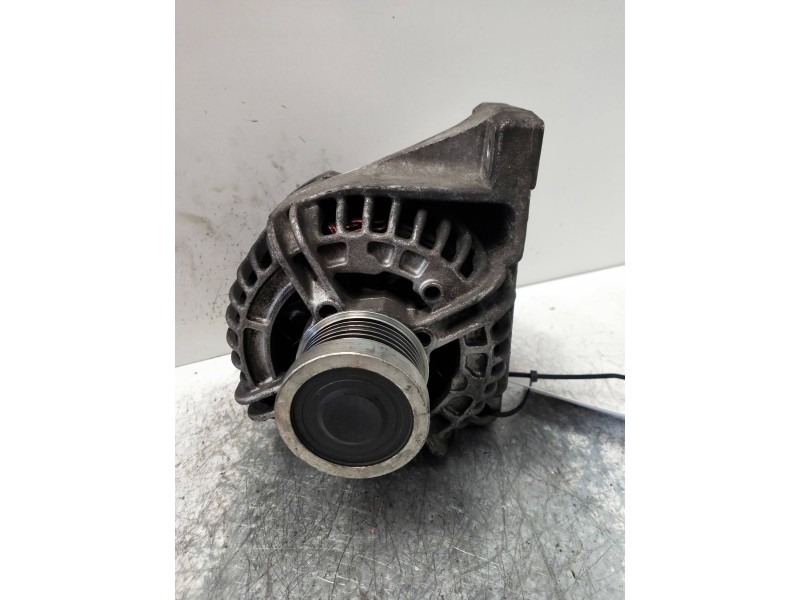 Recambio de alternador para volvo s60 berlina 2.4 d referencia OEM IAM 0124525029 BOSCH 24CDI