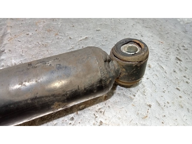 Recambio de amortiguador delantero izquierdo para renault maxity fg 130.35/45 referencia OEM IAM   