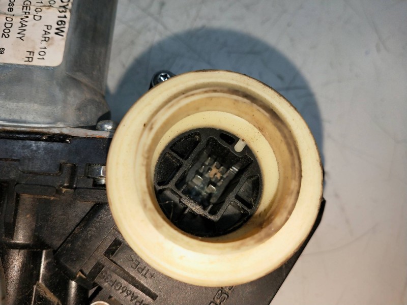 Recambio de elevalunas delantero izquierdo para toyota yaris (ksp9/scp9/nlp9) referencia OEM IAM 983722104  5P Recambio de elevalunas delantero izquierdo para toyota yaris (ksp9/scp9/nlp9) referencia OEM IAM 983722104  5P