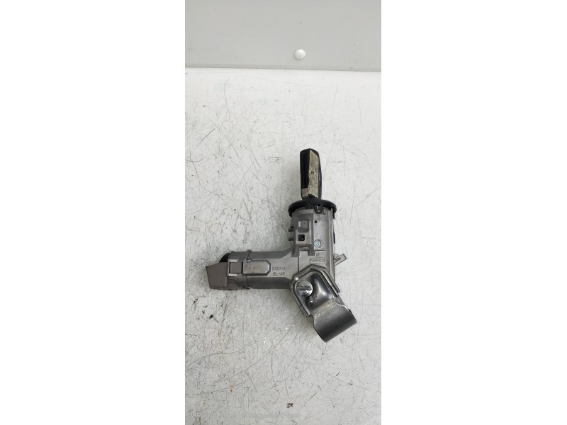 Recambio de conmutador de arranque para ford fiesta (ccn) trend referencia OEM IAM 9V213F880ED  