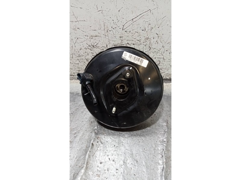Recambio de servofreno para renault clio iv dynamique referencia OEM IAM 472104788R  