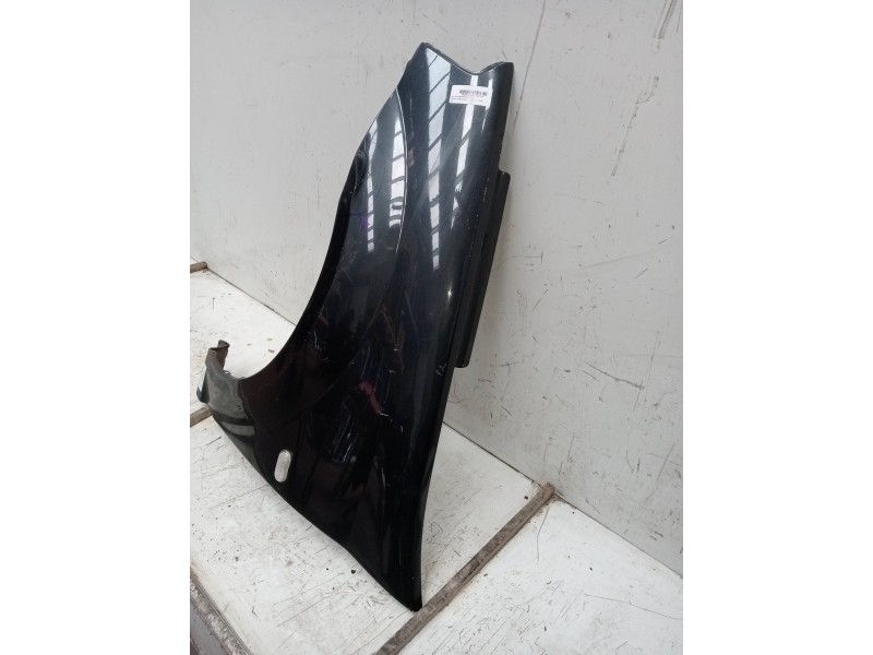 Recambio de aleta delantera izquierda para dacia logan laureate referencia OEM IAM   