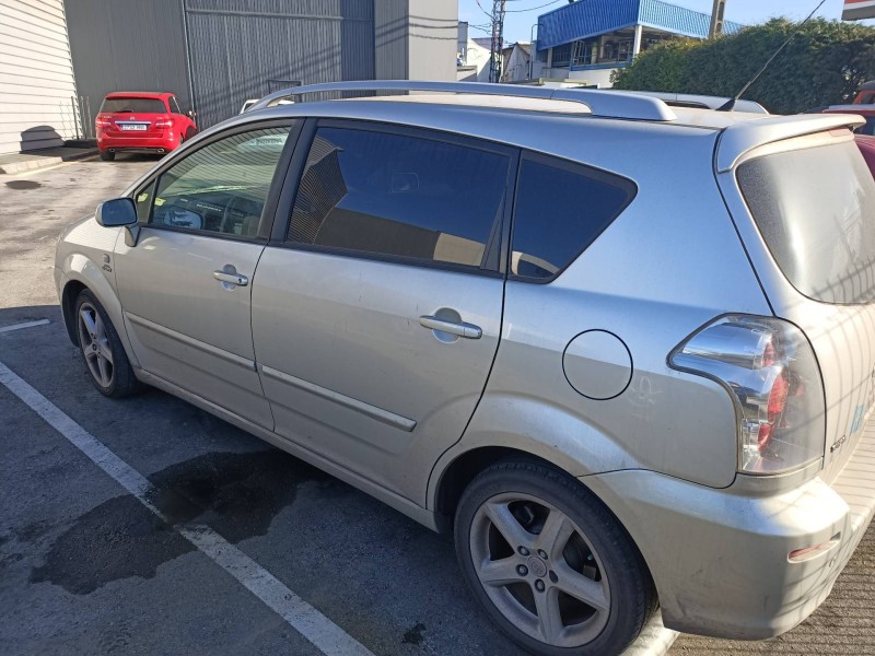 toyota corolla verso (r1) del año 2006