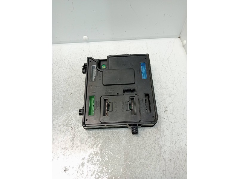 Recambio de caja reles / fusibles para renault fluence expression referencia OEM IAM 284B14954R S180098301E 