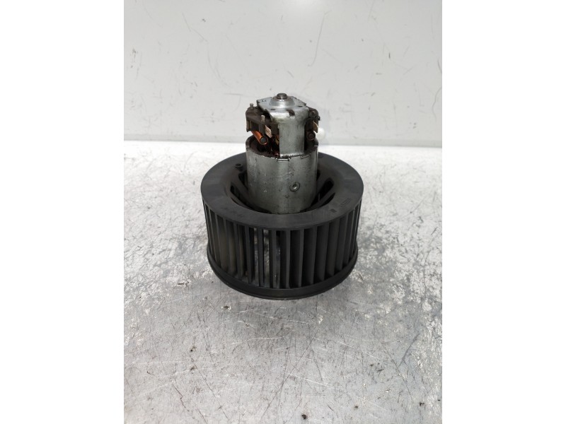 Recambio de motor calefaccion para peugeot 206 berlina xr referencia OEM IAM 0130063101  