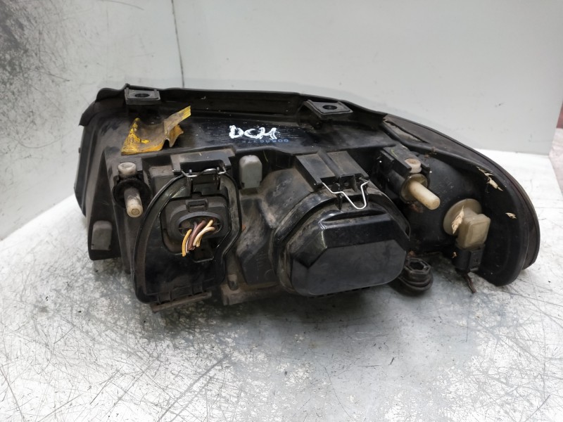 Recambio de faro derecho para audi a4 berlina (b5) 1.9 tdi referencia OEM IAM 4461104RNHD  LUPA